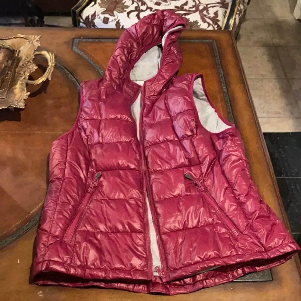 GORGEOUS SHEEN on this Cranberry Hoodie Puffer vest!